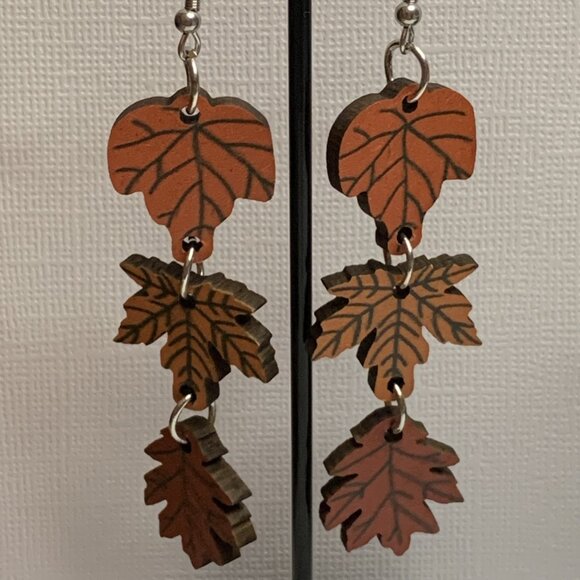Leaf Earring, Nature Jewelry, Fall Earrings, Gift Idea, Maple Leaf Earring, Leaf - Picture 3 of 4